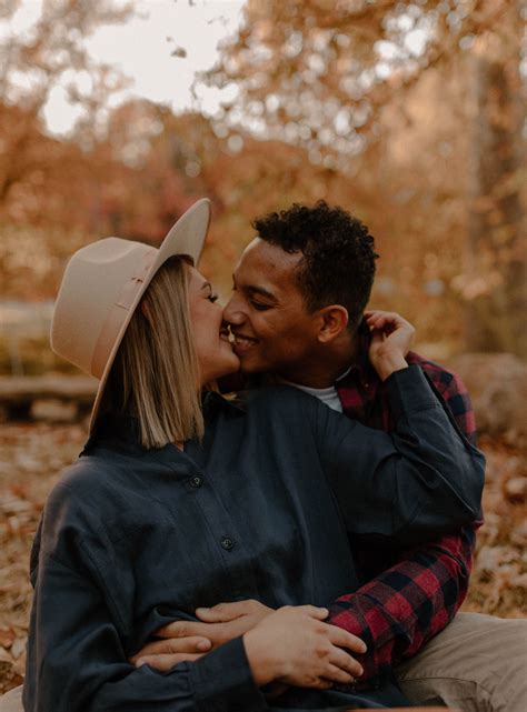 Couple Fall Photoshoot Fall Photoshoot Couples Photography Fall Fall Couple Photos