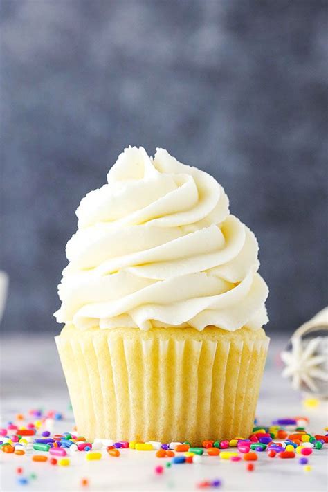 This Easy Vanilla Buttercream Frosting Is Perfect For Cakes And Cupcakes A Rich And Creamy