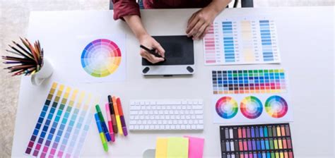 What should be the course fees for a graphic design course?