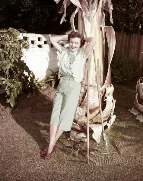 35 Rare And Fabulous Vintage Photos Of A Young Betty White