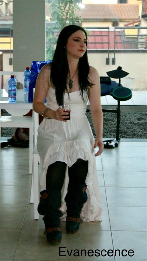 Amy Lee Evanescence 🖤 Amy Lee Evanescence Amy Lee White Goth