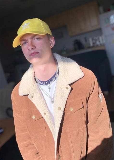 Tommy Unold Height, Weight, Age, Body Statistics - Healthy Celeb