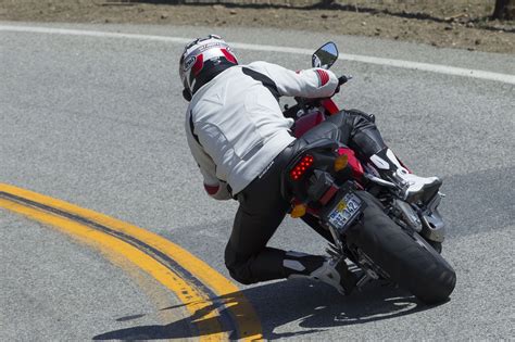 Sporting middleweights have always found starring roles within honda's range thanks to the poise and usability produced by their. 2014 Honda CBR650F First Ride Review