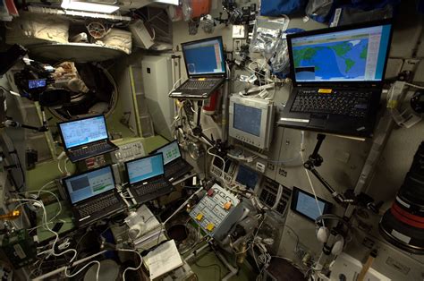 Durante Um Reparo Na Estação Espacial Internacional