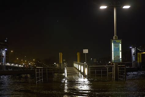 Sturmflut In Bremen Bei Nacht 10 Foto And Bild Fotos City World