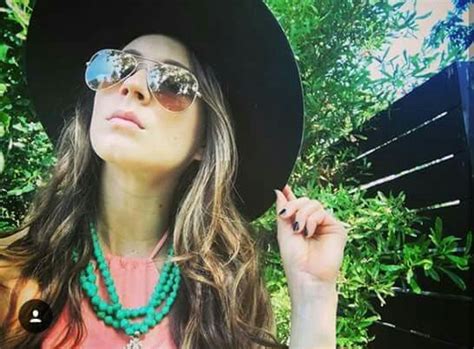 Pretty little liars' troian bellisario is set to. Pin de Troian Hastings em •Troian Bellisario•