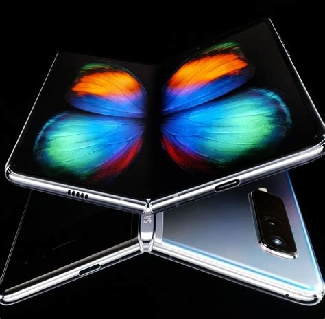 Samsung Galaxy Fold Is The First Foldable Smartphone And Itll Cost 1980