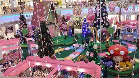 The hotel is located in the curve, one of the majors shopping mall around. Christmas Decoration at the Curve Mutiara Damansara (2018 ...