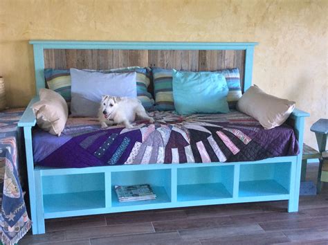Pallet Wood Daybed Do It Yourself Home Projects From Ana White Diy