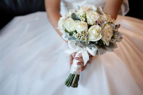She'd do better to charge the whole thing on. Guide to the Wedding Flowers You'll Need