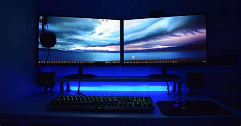 It comes with detachable cable clips on the center pole or arms to keep. Best Multi Monitor Setup for Your Desk [Ultimate Guide ...