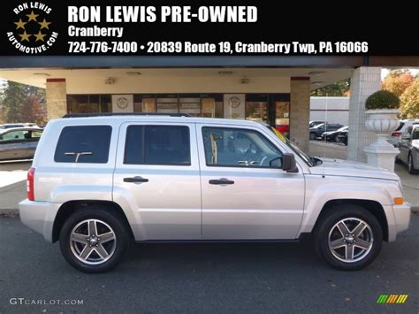 Bright Silver Metallic Jeep Patriot Sport X Photo