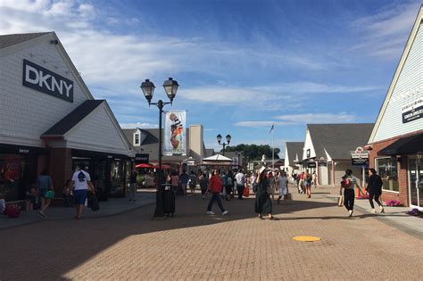 Woodbury Common Premium Outlets From New York Roundtrip Bus Transport