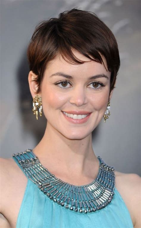 26 Most Flattering Short Hairstyles For Oval Faces Oval Face