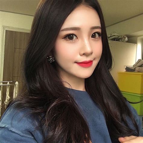 Long Hair Girl Selfie Poses Korean Makeup Pretty Makeup Girl Model Ulzzang Girl Beauty