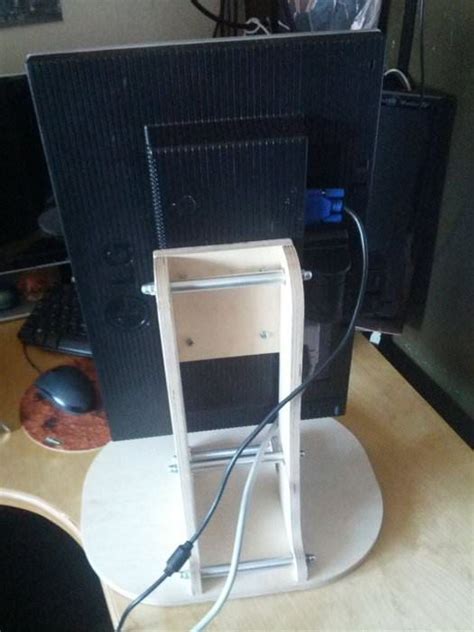 Gaining vertical space would free up some valuable desk space. 14 DIY Computer Monitor Stands Free Plans - MyMyDIY ...