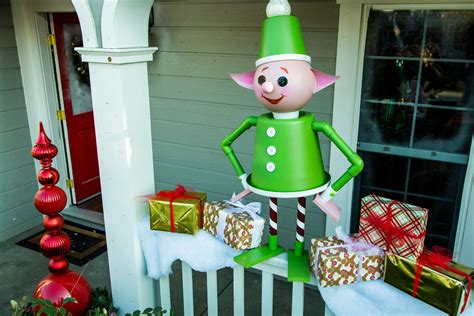 DIY Lawn Elves | Christmas yard decorations, Candy christmas decorations, Christmas decorations ...