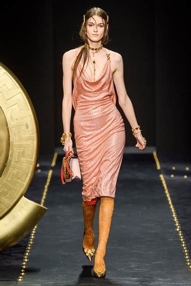 Sfilata Versace Milano Collezioni Autunno Inverno 2019 20 Vogue