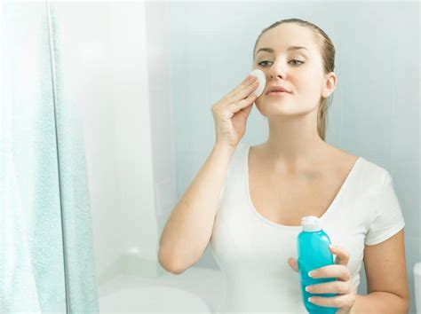 Best Skin Care Routine For Acne Prone Skin