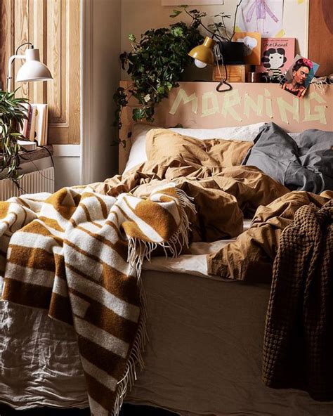 25 How To Create Mesmerizing Fall Decor With Textiles