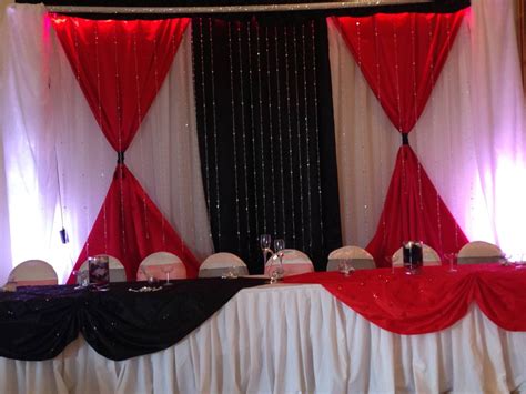 This Red And Black Backdrop Make The Wedding So Special 50th Wedding