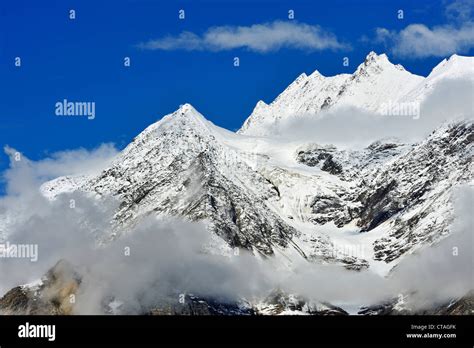 Snow At The Mountains Hi Res Stock Photography And Images Alamy