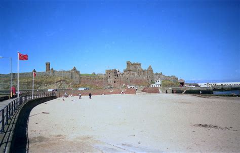 Filepeel Castle And Cathedral Uk 819803