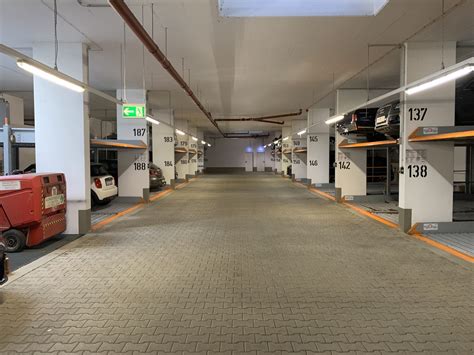 Sicher geparkt, auch auf engstem raum. Sehr großer Duplex-Stellplatz in Unterföhring - Lagerraum ...