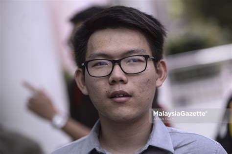 Mc kita pada hari tersebut. Hentikan bermewah-mewah guna duit pelajar