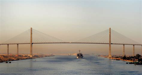 The suez canal was not the first waterway built across part of egypt. Ponte do Canal de Suez - Wikipédia, a enciclopédia livre