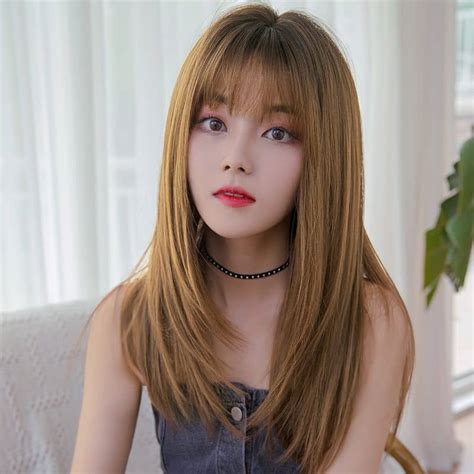 Gaya Rambut Lurus Wanita Agar Tampil Percaya Diri