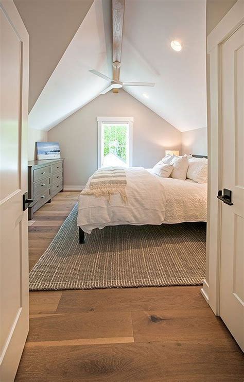 32 Popular Farmhouse Attic Bedroom Ideas For Your Insight