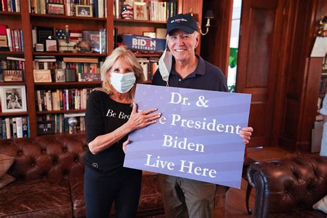 jill biden tweets photo of joe biden wearing a 46 hat