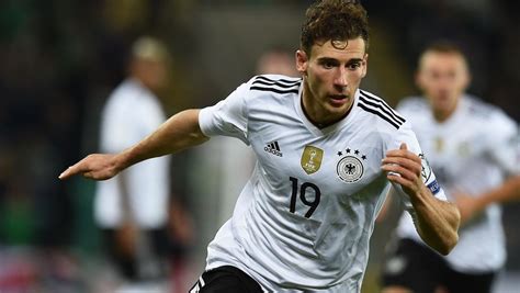 Deze lijst bevat voetballers die bij de duitse voetbalclub fc bayern münchen spelen of gespeeld hebben. Fichajes Barça: Cumbre del Barça y Goretzka durante el ...
