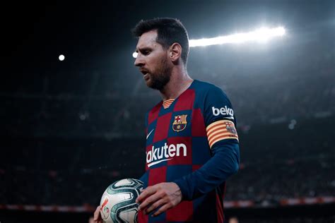 Another Lionel Messi Milestone 700 Career Goals Barca Universal