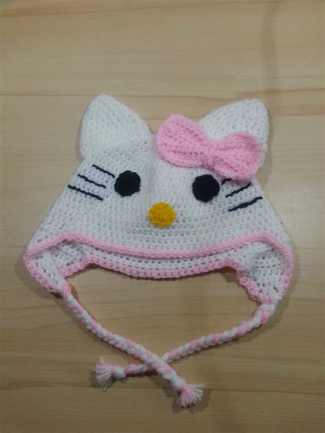 Einfach ein wohlgefühl auf der kopfhaut sollte ihnen die mütze ein bisschen zu locker sitzen oder sie sich unsicher fühlen , können sie einfach verknoten! Hello Kitty Mütze ohne Anleitung für unser Nachbarkindd ...