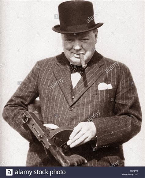 Sir Winston Churchill L Image De Guerre Avec Un Tommy Gun À Partir Des Archives De