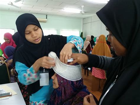 Jika titik p terletak pada pertengahan rusuk hg, q pada pertengahan rusuk he, dan r pada pertengahan rusuk bc, jarak dari titik p ke garis qr adalah… Kelantan Pelopor Pertama Skuad Perawat Wanita : Skuad ...