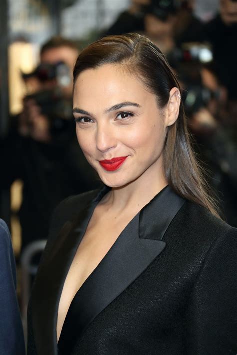 Gal Gadots Best Beauty Moments From Fast And Furious To Wonder Woman Gal Gadot Gal Gadot