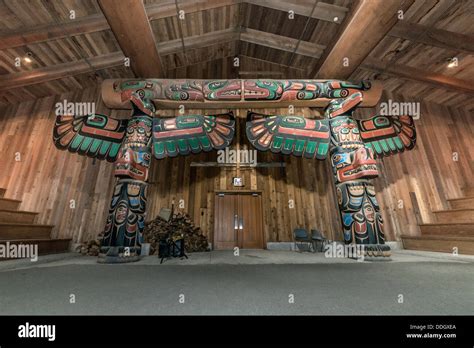 Raven And Wolf Totem Inside The Klemtu Big House Stock Photo Alamy
