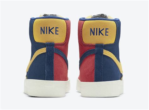 Instead of opting solely for a swoosh print, the new colorway sees the snakeskin pattern doused throughout the shoe's leather upper, whereby the swoosh remains in a. Nike Blazer Mid 77 Vintage Suede Coastal Blue DC9179-476 ...