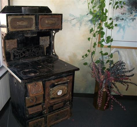 Beautiful To Look At Beautiful To Remember Antique Wood Stove