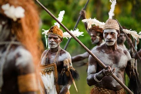 Foto Mengenal Suku Asmat Dari Asal Usul Hingga Tradisi Halaman