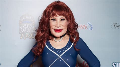 2 522 909 · обсуждают: Lyn May provoca burlas y enojo al mostrarse como la Virgen ...