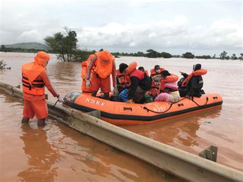 india 9 dead as floods hit karnataka hundreds evacuate floods in telangana and goa floodlist