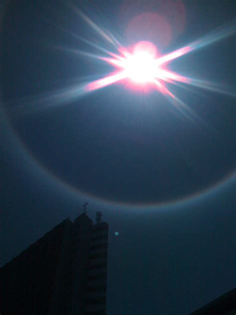 The Amazing Circular Rainbow around the Sun in the overhead skies in ...