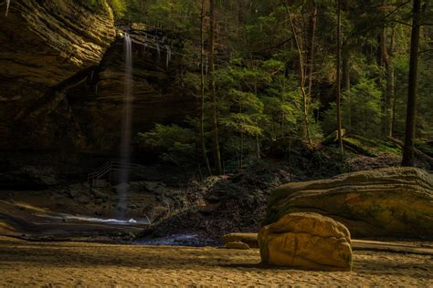 Southern Ohio Has Some Amazing Scenery Ash Cave At Hocking Hills State