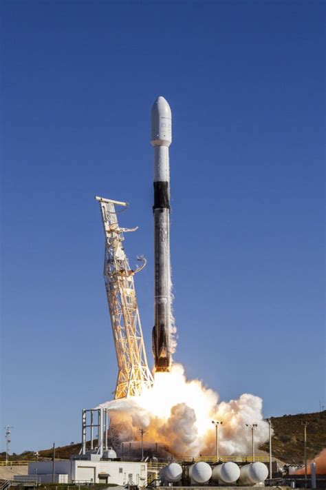 Singed And Sooty Spacexs Falcon 9 Rocket Still Looked Brilliant