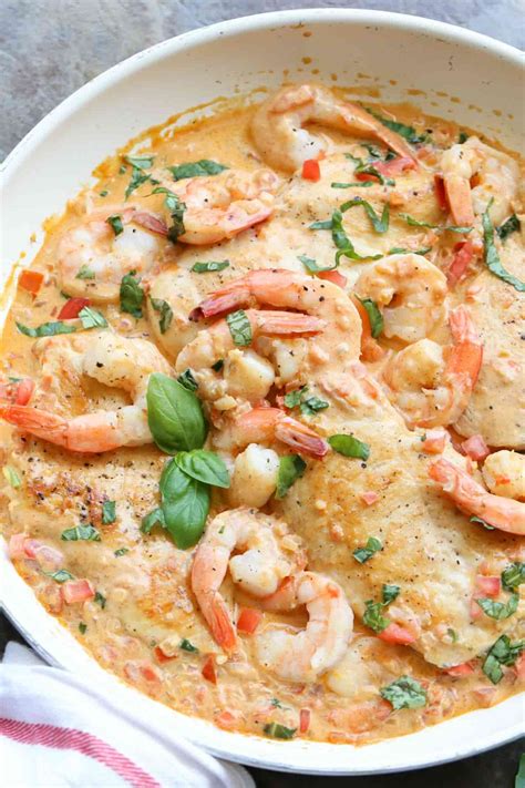 Red pepper flakes instead of cayenne. Creamy Shrimp Scampi with Chicken - Valentina's Corner