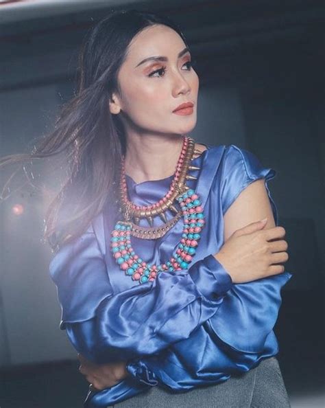 Tonton drama senafas rindu episod 6 online.saksikan drama terbaru yang akan ditayangkan di slot megadrama (astro ria) berjudul senafas rindu. Biodata Wan Sharmila, Pelakon Drama Senafas Rindu | Iluminasi